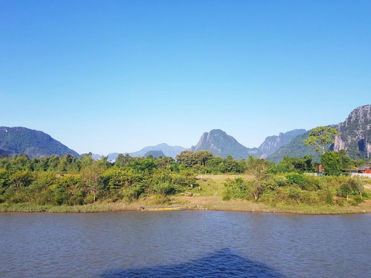 Simon Riverside Hotel Vang Vieng Extérieur photo